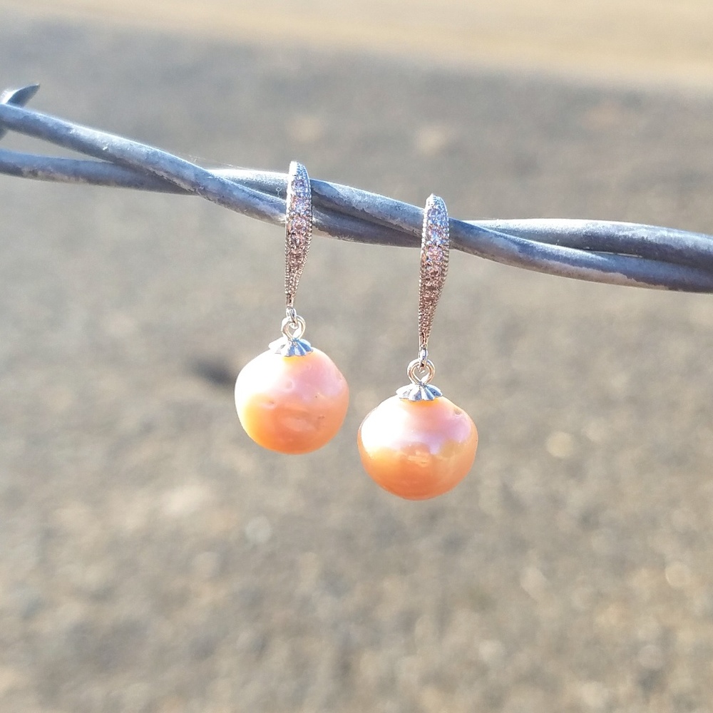 Peach Edison Pearl Earrings